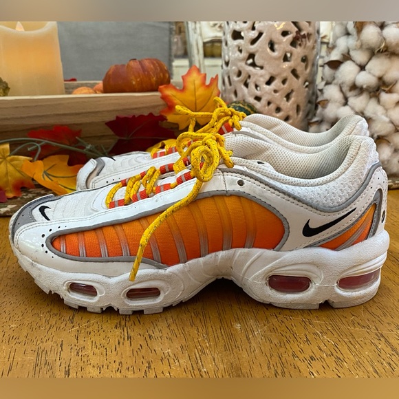 Nike Air Max Tailwind IV - Picture 2 of 12